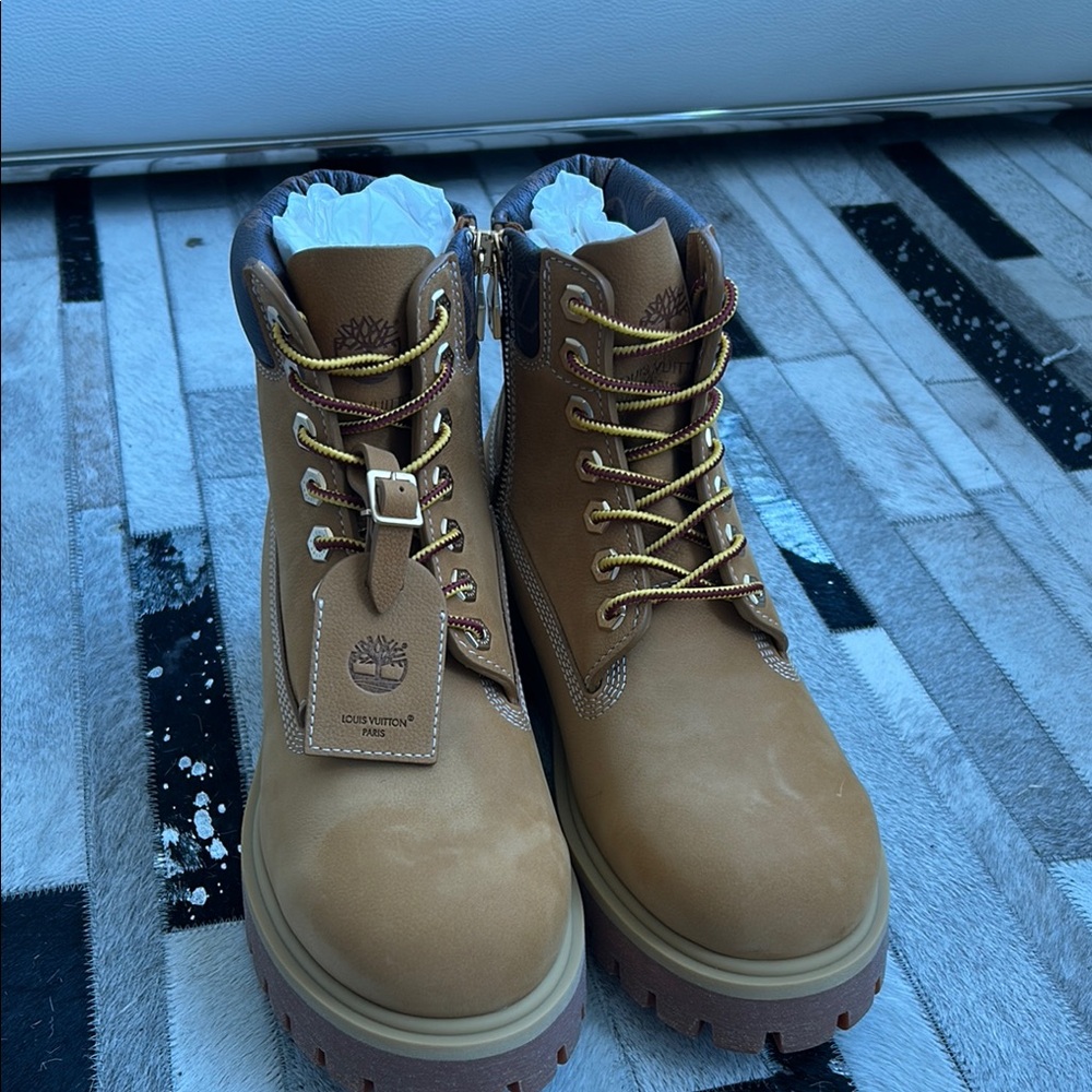 Louis Vuitton x Timberland Tan and Brown Men’s Boots (Limited Edition) - Picture 2 of 11